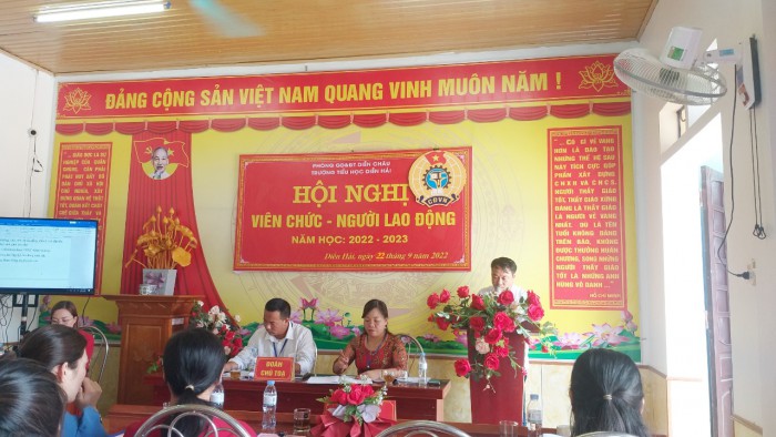 Hội nghị viên chức - Người lao động.